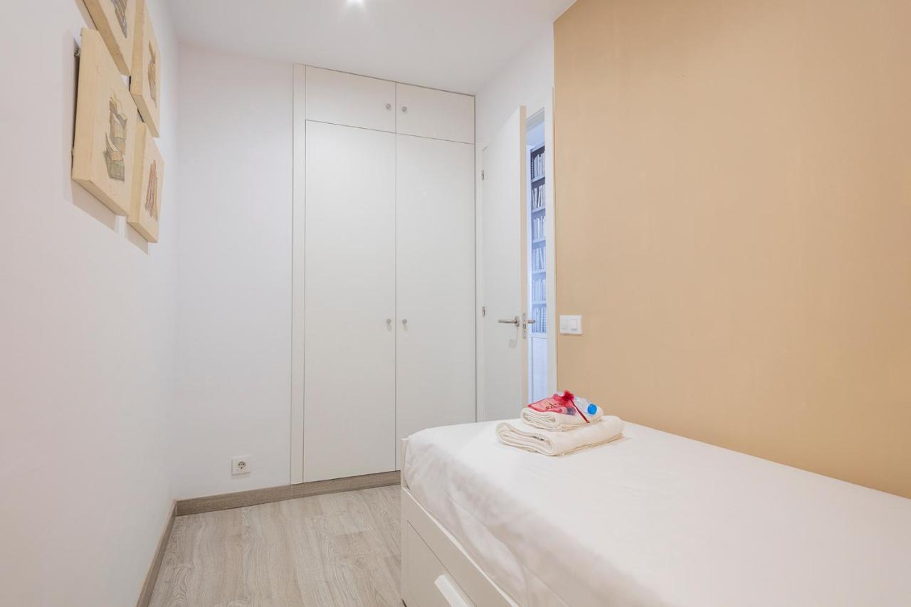 Alcam Books Apartment Barcelona Ngoại thất bức ảnh