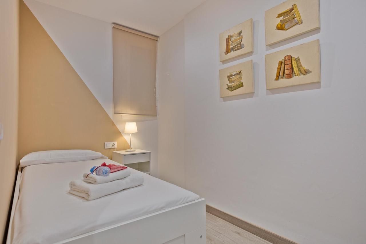 Alcam Books Apartment Barcelona Ngoại thất bức ảnh