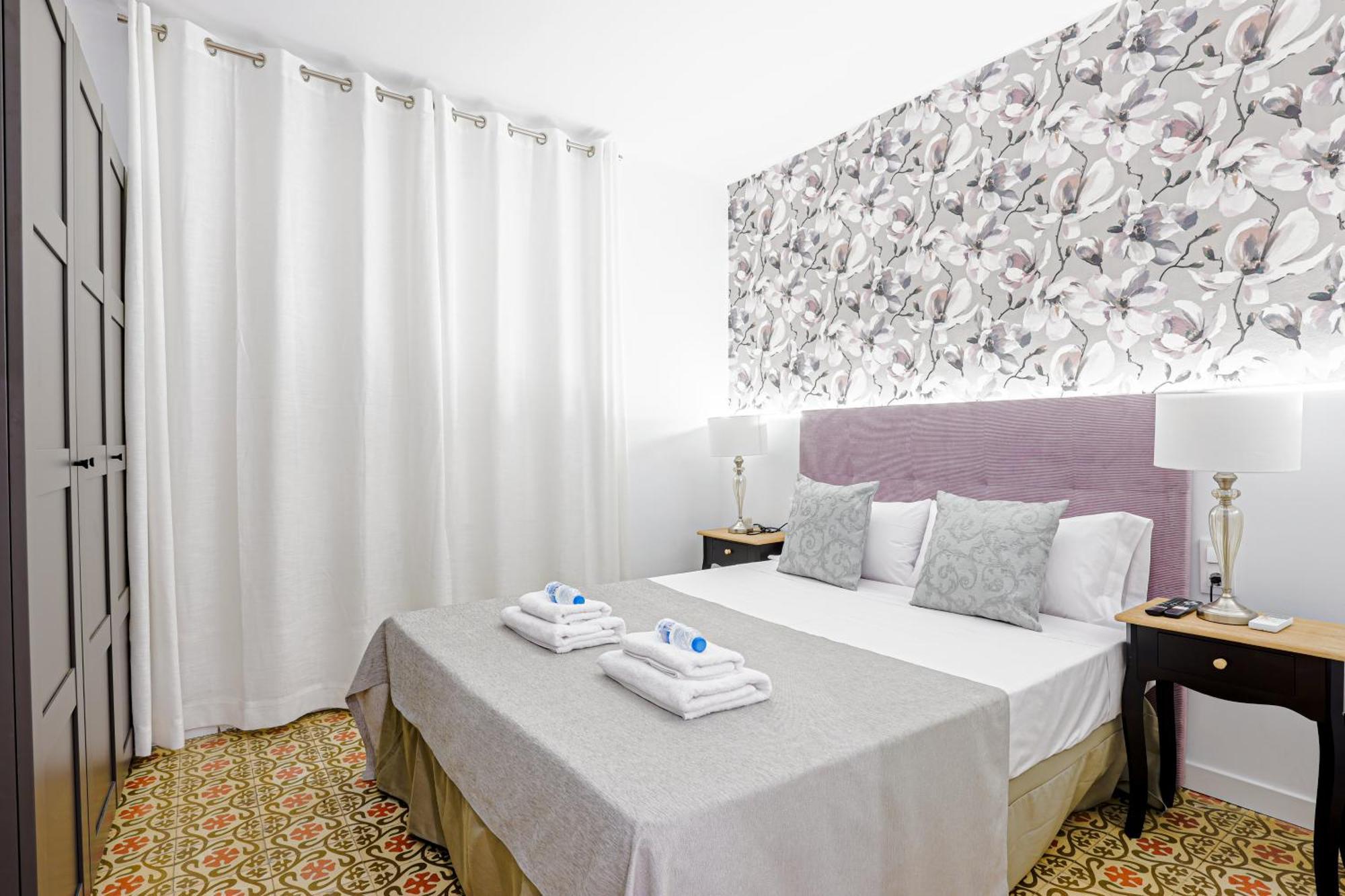 Alcam Books Apartment Barcelona Ngoại thất bức ảnh